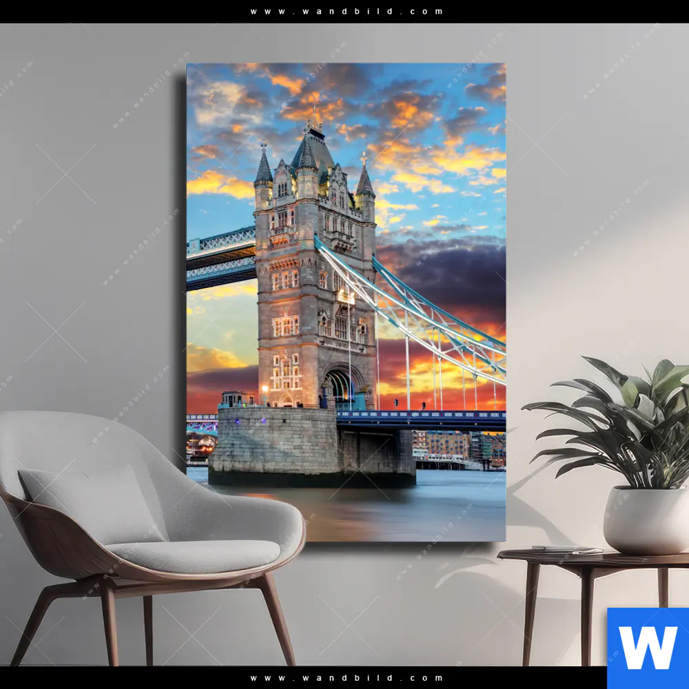 Leinwandbild | Tower Bridge im Abendglanz | Hochformat