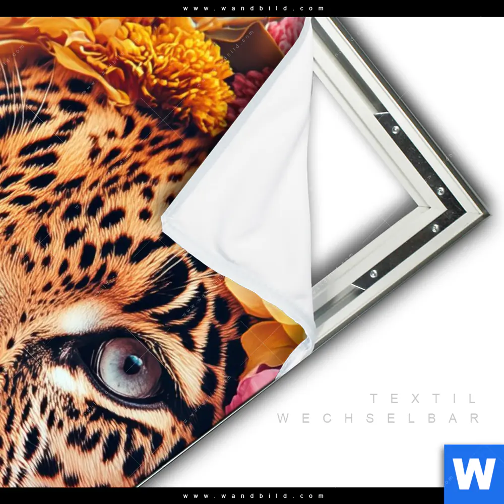 Spannbild | Leopard mit Blütenkranz | Hochformat - Image 3
