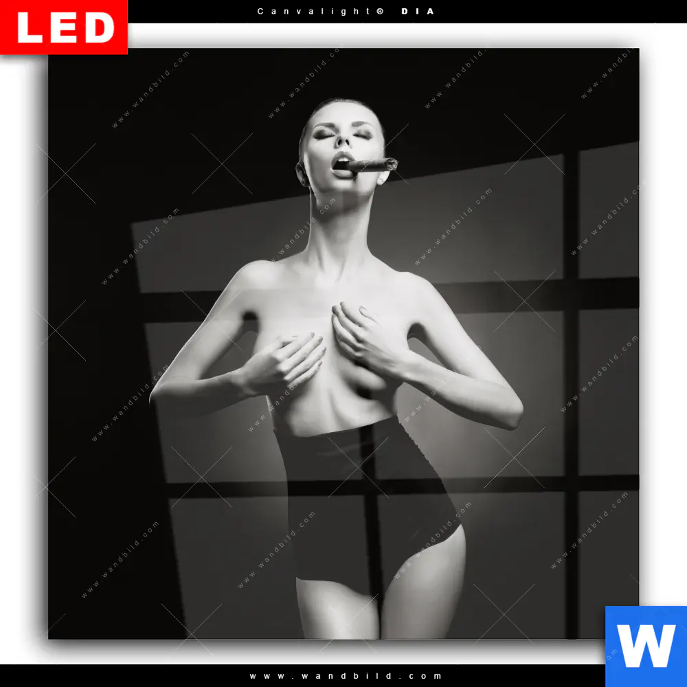 Wechselmotiv Acrylglas Canvalight® DIA | Dame mit Zigarre | Quadrat - Image 2