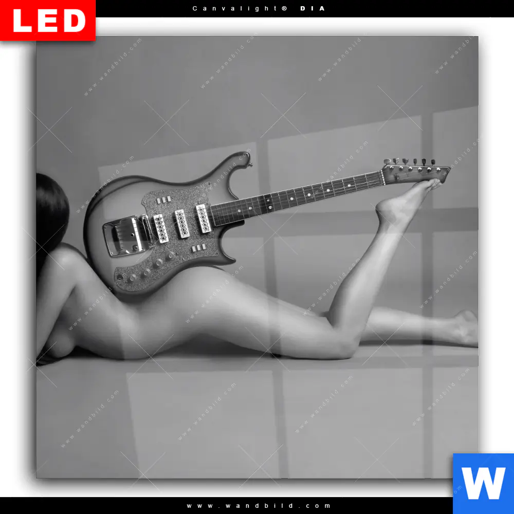 Wechselmotiv Acrylglas Canvalight® DIA | Frau & Gitarre No.2 | Quadrat - Image 2