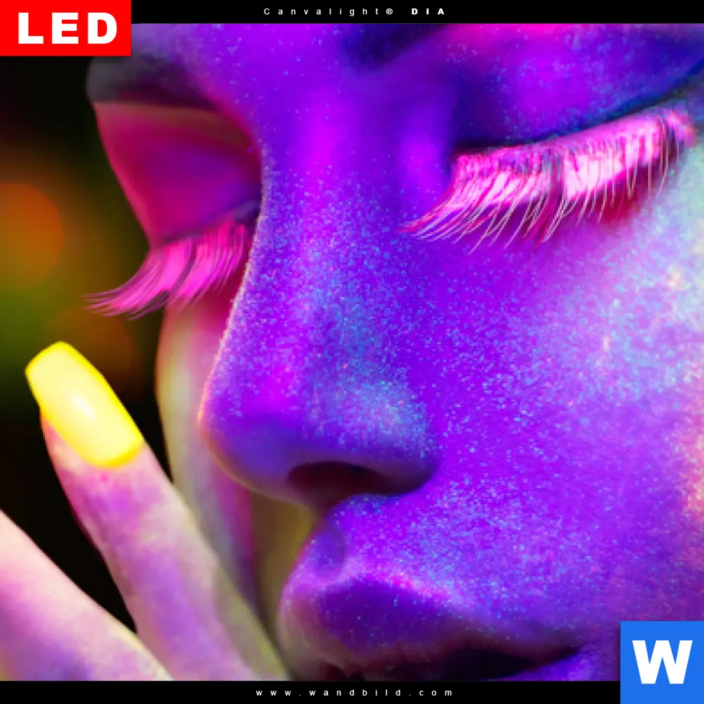 Wechselmotiv Acrylglas Canvalight® DIA | Frau im Neonlicht | Querformat - Image 4