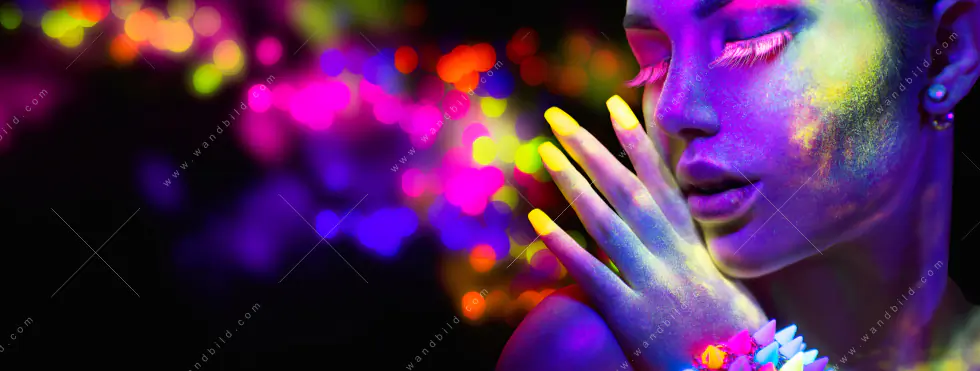 Wechselmotiv Acrylglas Canvalight® DIA | Frau im Neonlicht | Schmal - Image 5