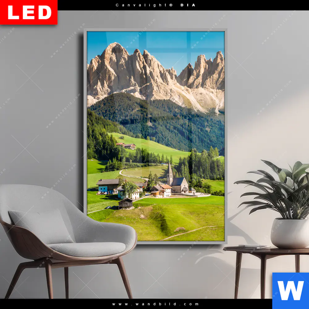 Wechselmotiv Acrylglas Canvalight® DIA | Idyllisches Dorf in den Bergen | Hochformat