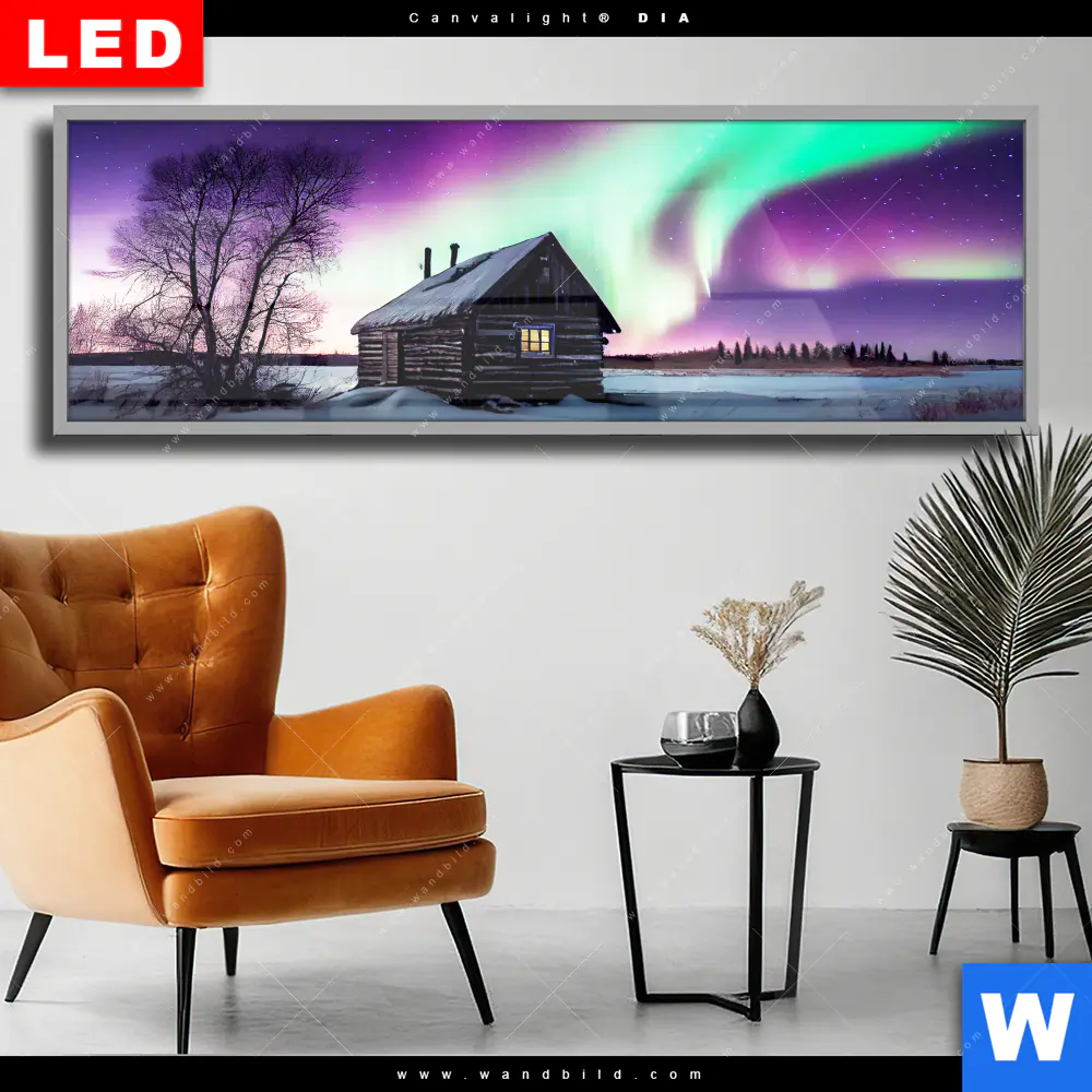 Wechselmotiv Acrylglas Canvalight® DIA | Nordlichter über einem Holzhaus | Panorama