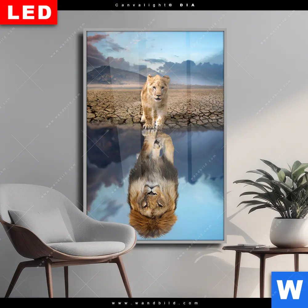 Wechselmotiv Acrylglas Canvalight® DIA | Spiegelbild Löwe & Löwenjunges | Hochformat