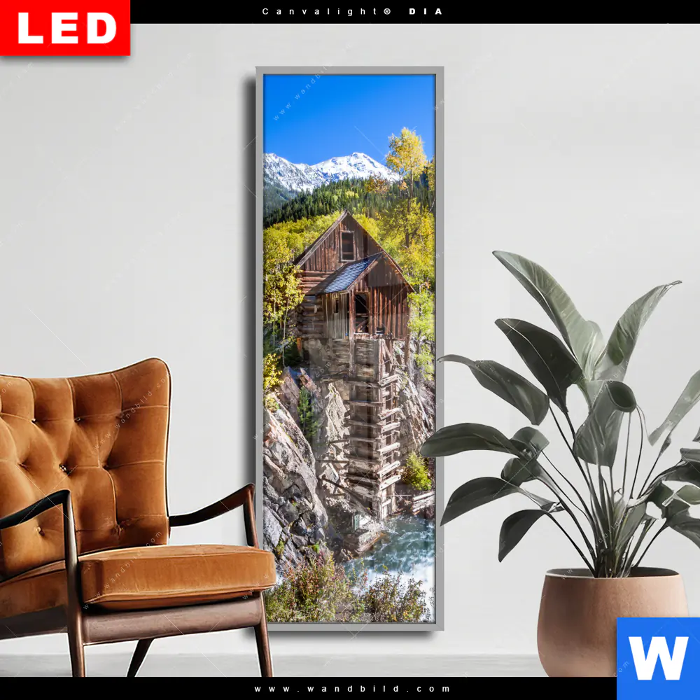 Wechselmotiv Acrylglas Canvalight® DIA | Waldhütte am Fluss | Schmal