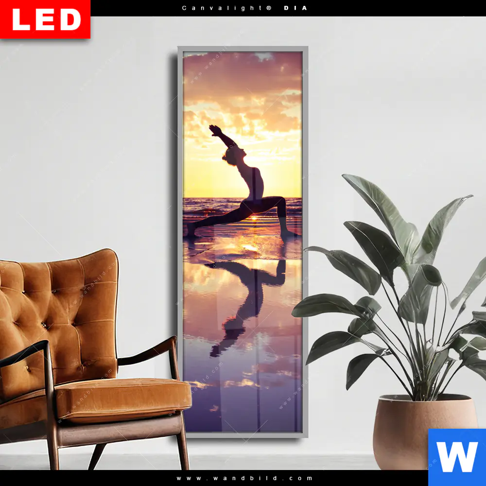Wechselmotiv Acrylglas Canvalight® DIA | Yoga am lila Strand | Schmal